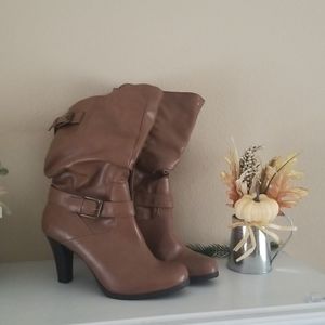 Tan boots size 8.5, new without box